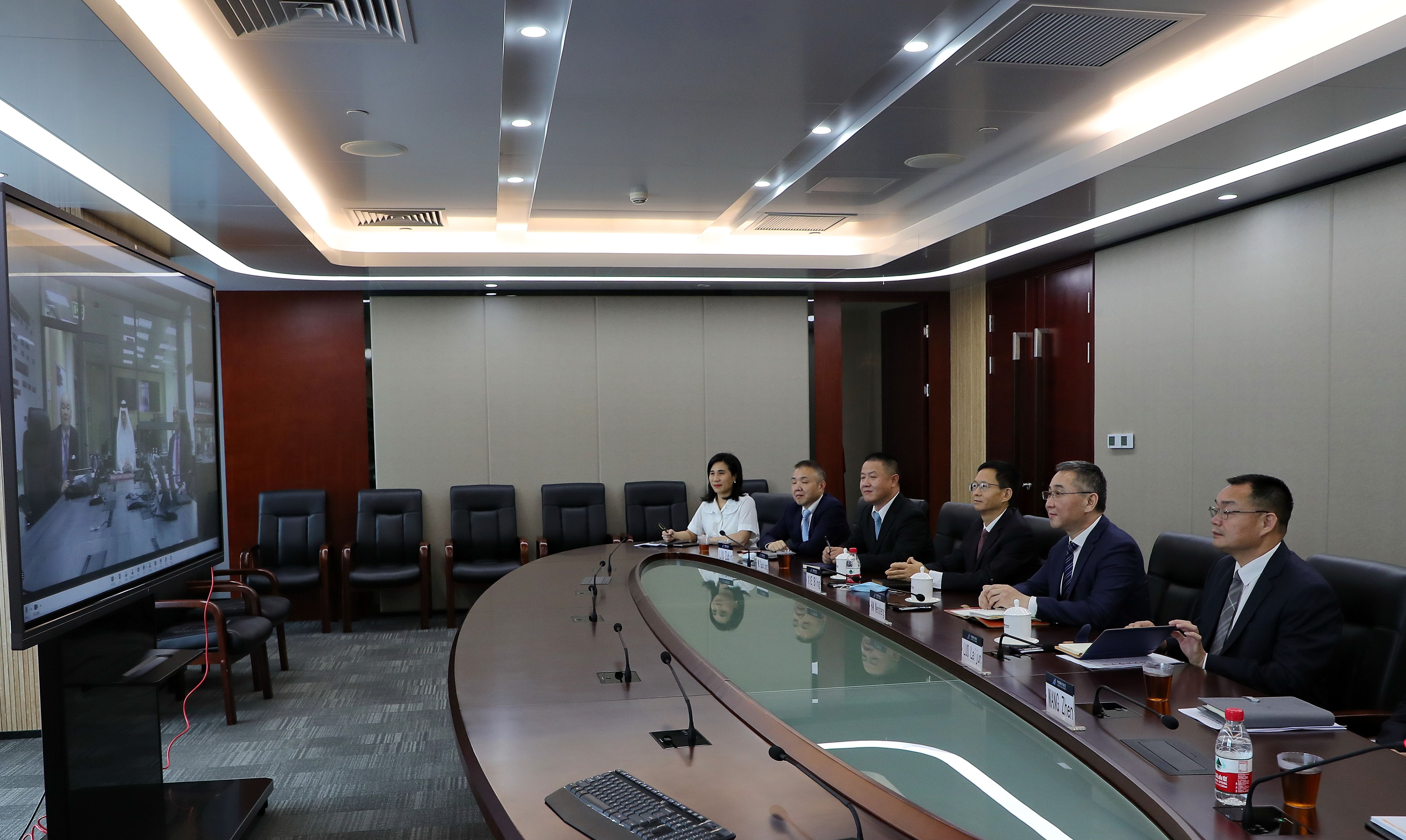 2021年7月2日，南航集团总经理韩文胜与卡塔尔航空高层进行视频会议 （罗广泰 摄）